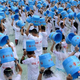 Illustration for article titled Here's One Thousand People Doing the Ice Bucket Challenge